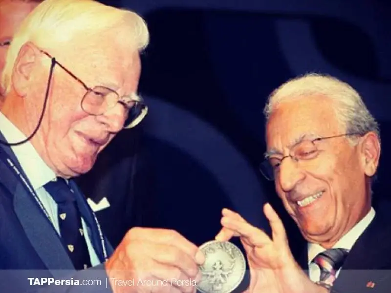 سمیعی به درمان بیماریهای عصبی نادر و پیچیده معروف است. پروفسور سمیعی ام اس